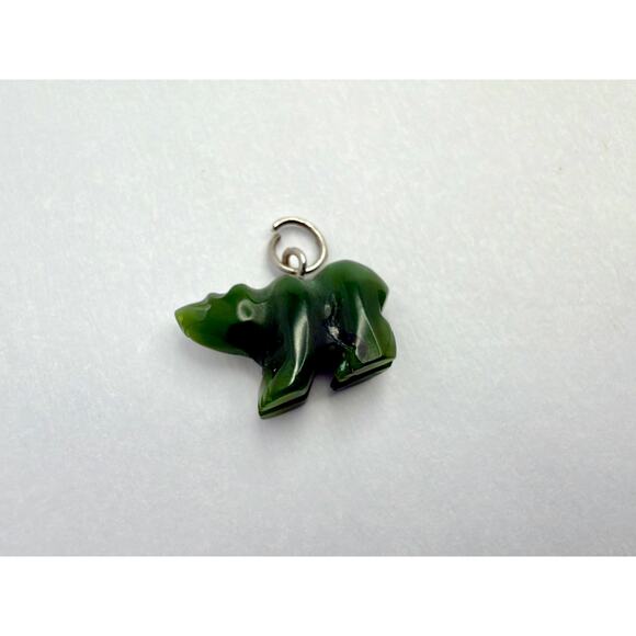 Vintage Carved Nephrite Jade Bear Charm Pendant - Picture 1 of 6